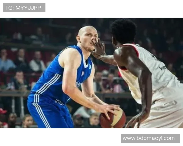 广州篮球队整体表现分析：压制对手与自身不足的双重考量